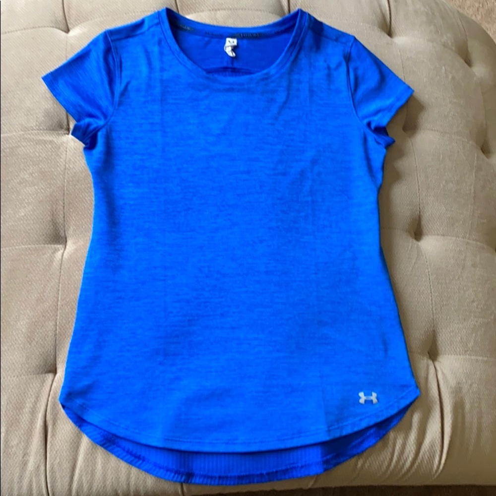 SOLD Women’s Under Armour shirt